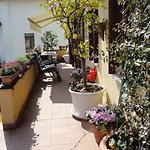 La Terrazza Turisctico Agata ベッド・アンド・ブレックファスト シルミオーネ