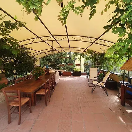 ベッド・アンド・ブレックファスト La Terrazza Turisctico Agata 3*